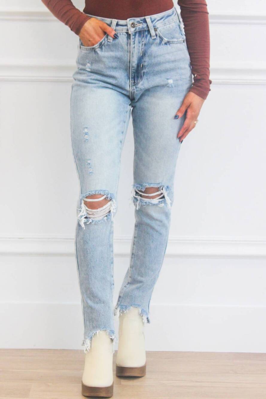 NEW SPECIAL A chelsea high waisted distressed straight jeans in medium wash